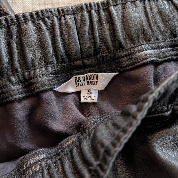 BB Dakota Black Faux Leather Joggers - Picture 4 of 5